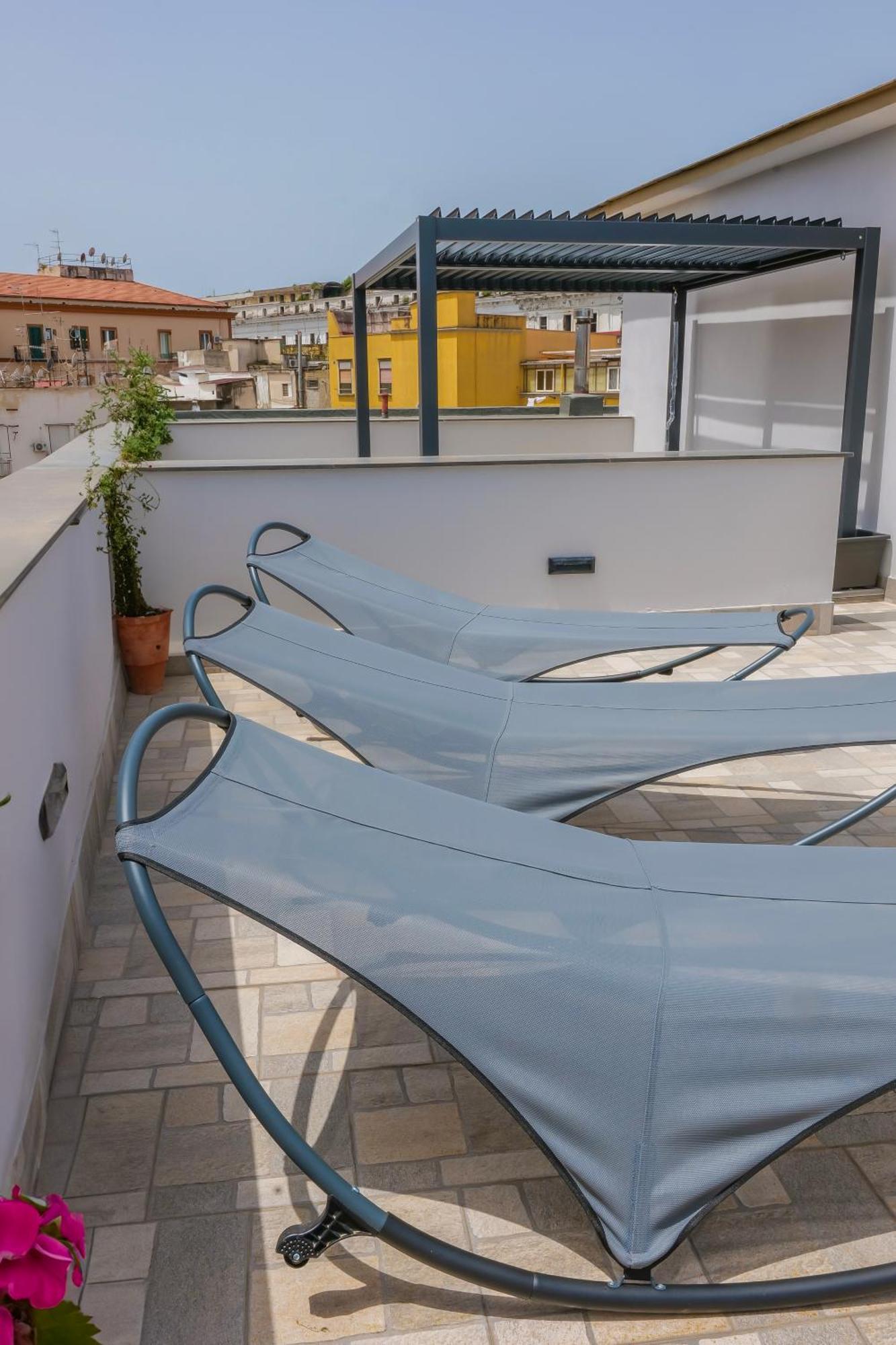 Rooftop Parthenopeo Contemporary Maison d'hôtes *